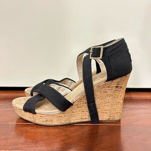 Toms Black Canvas Cork Wedge Sandals Shoes Closed Heel Ankle Strap Womens
Sz7